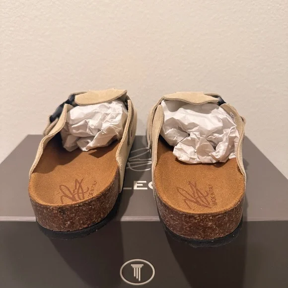 Collegium x Richie le Collection Cozy Clog 1.0 display picture 1